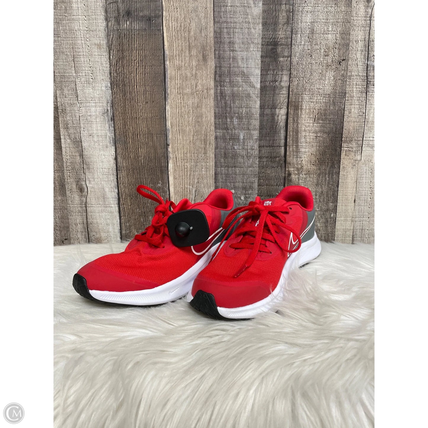 Shoes Athletic By Nike In Grey & Red, Size: 6.5