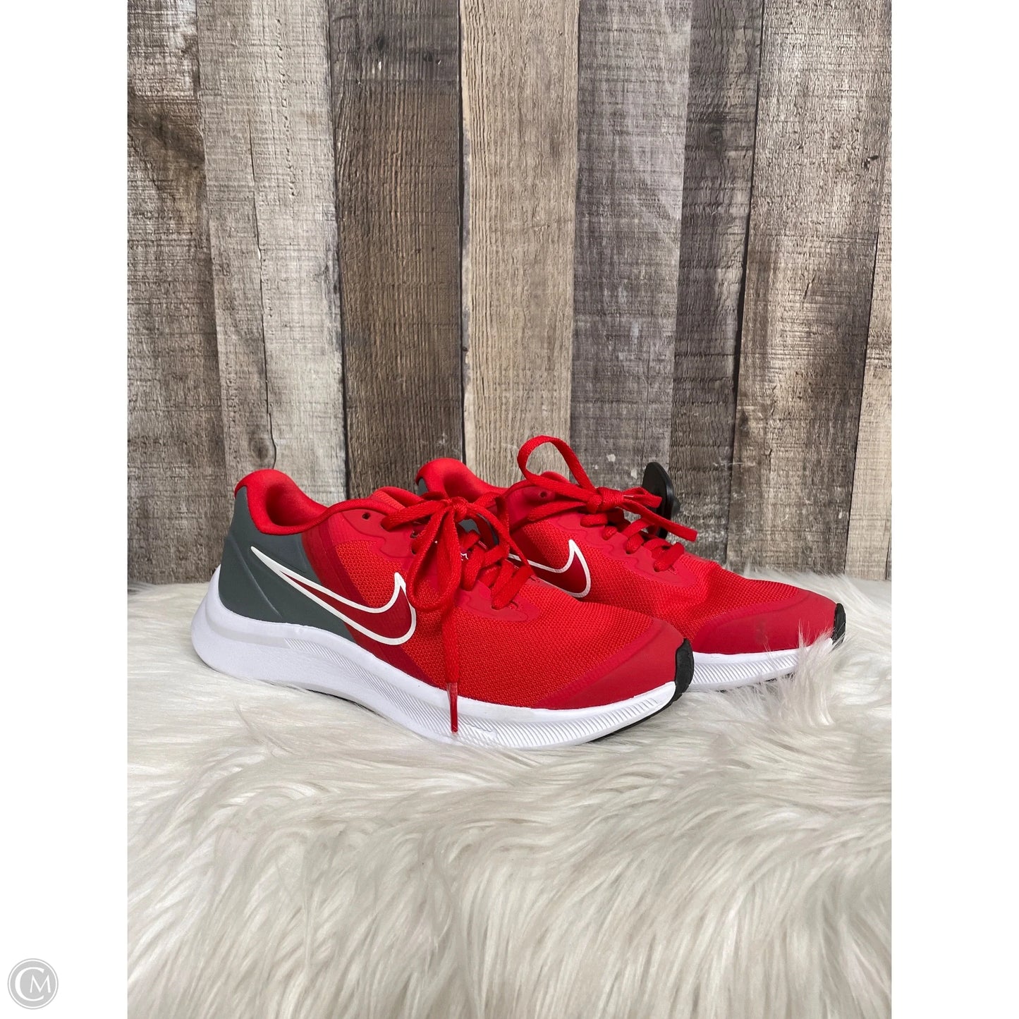 Shoes Athletic By Nike In Grey & Red, Size: 6.5