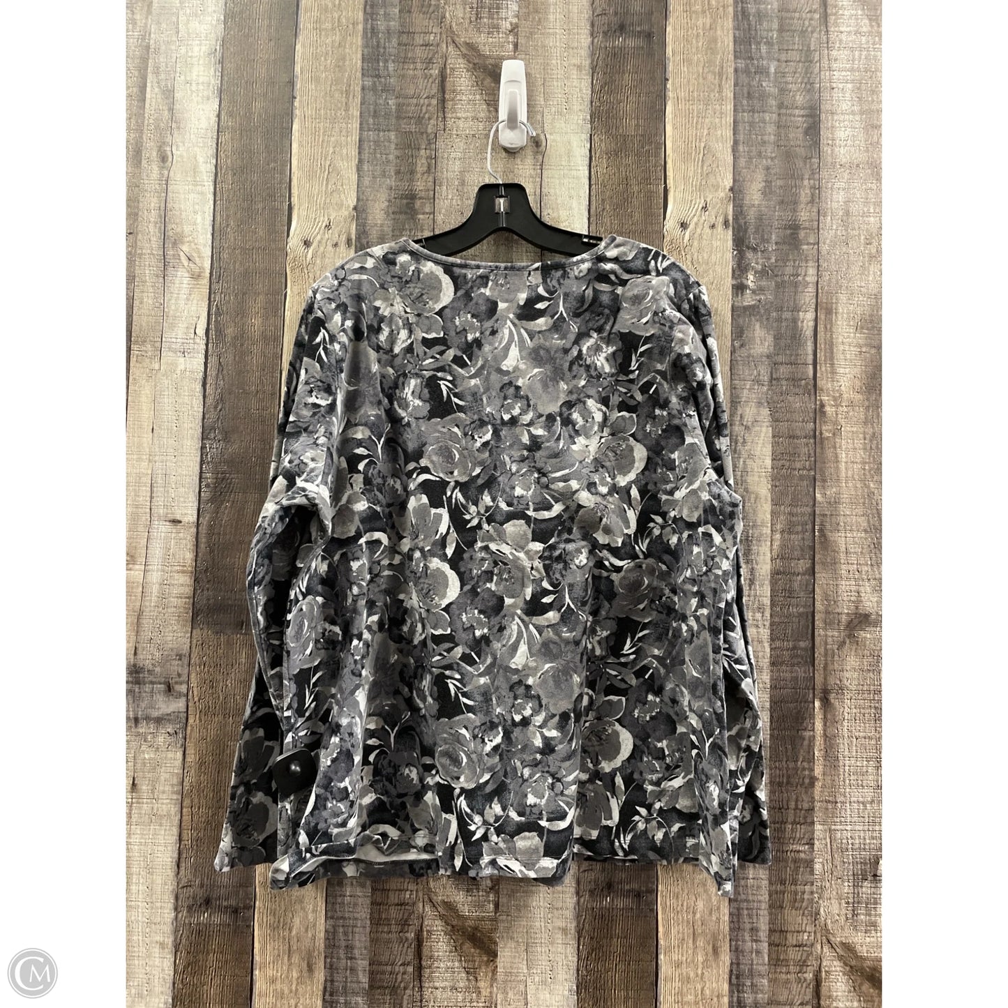 Top Long Sleeve By D&co. In Grey, Size: Xl