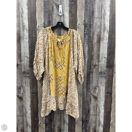 Dress Casual Short By Umgee In Gold, Size: Xl
