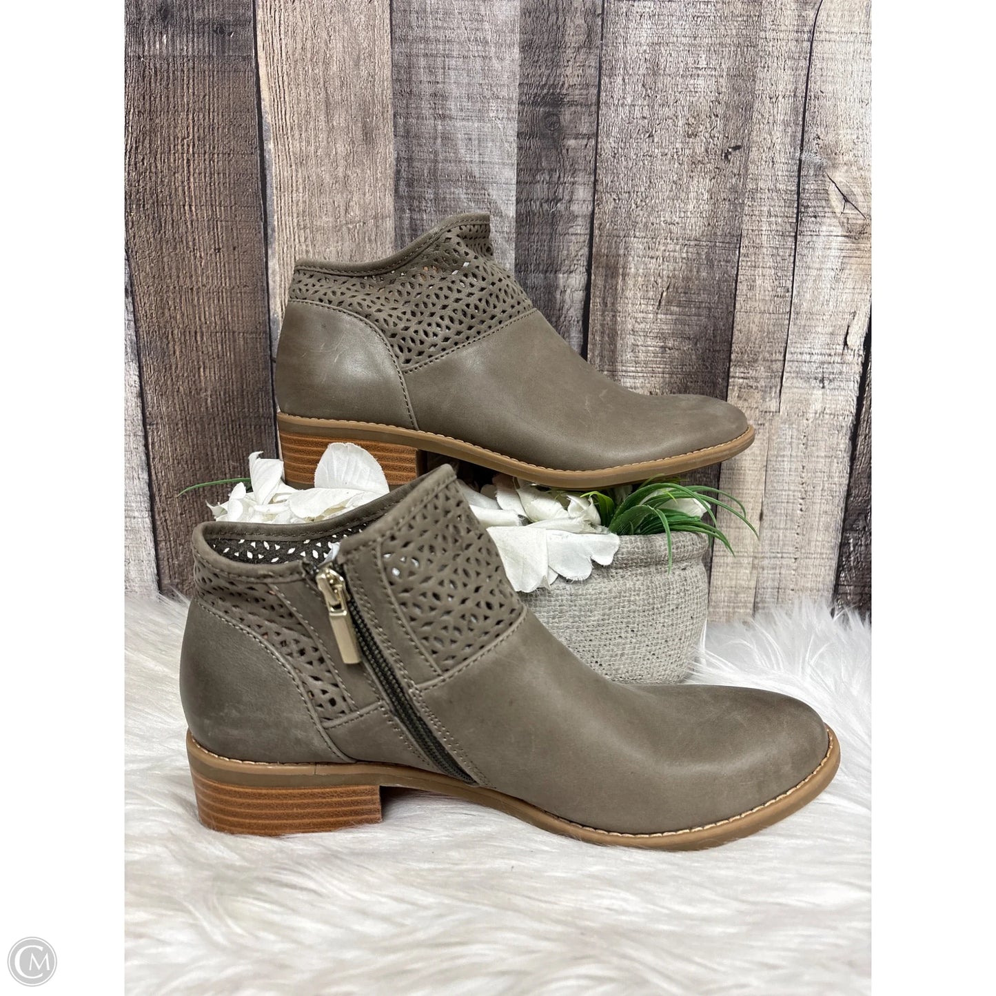 Boots Ankle Heels By Comfortiva In Taupe, Size: 8.5