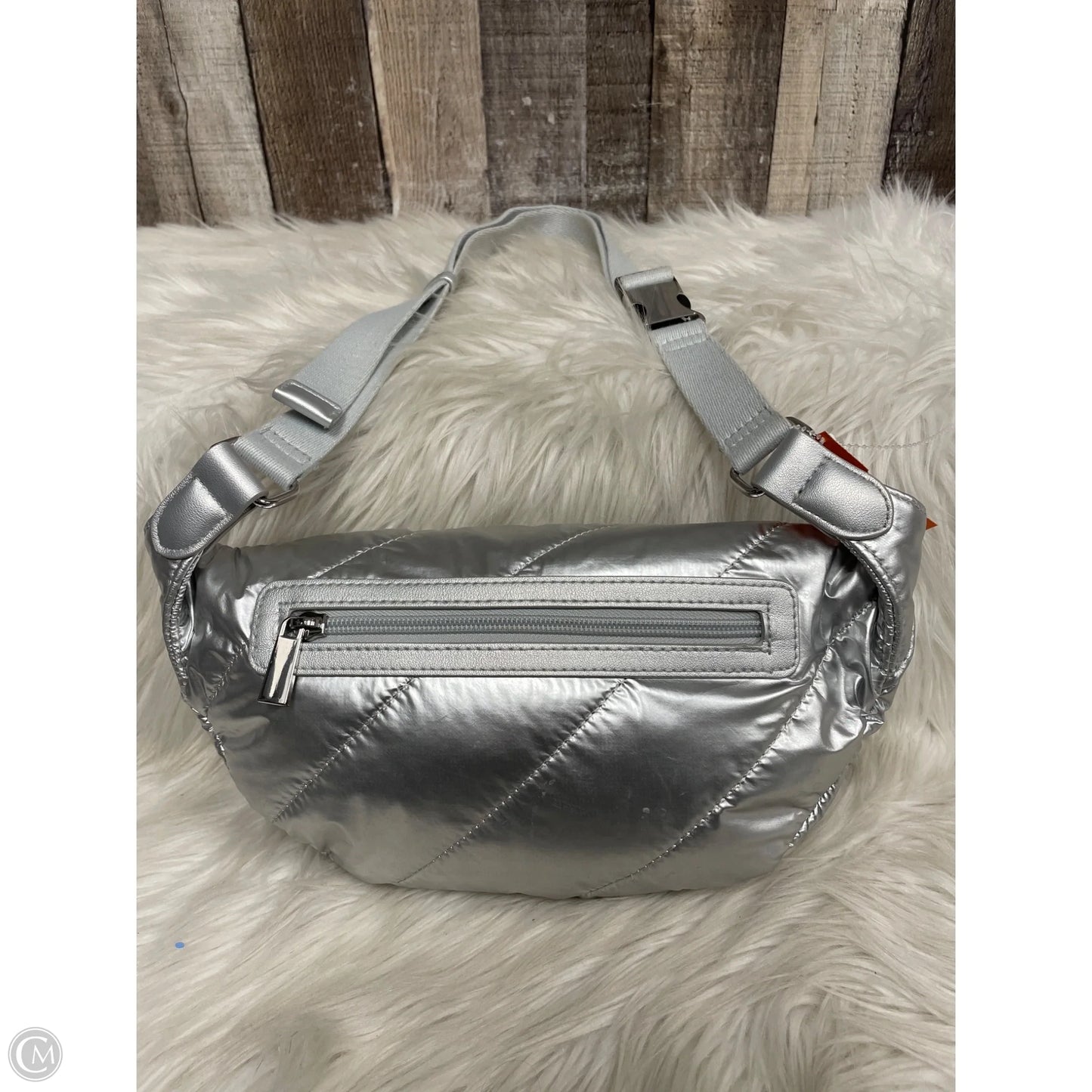 Crossbody By On 34th, Size: Large