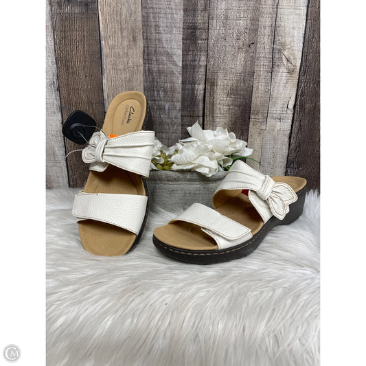 Sandals Flats By Clarks In Ivory, Size: 12