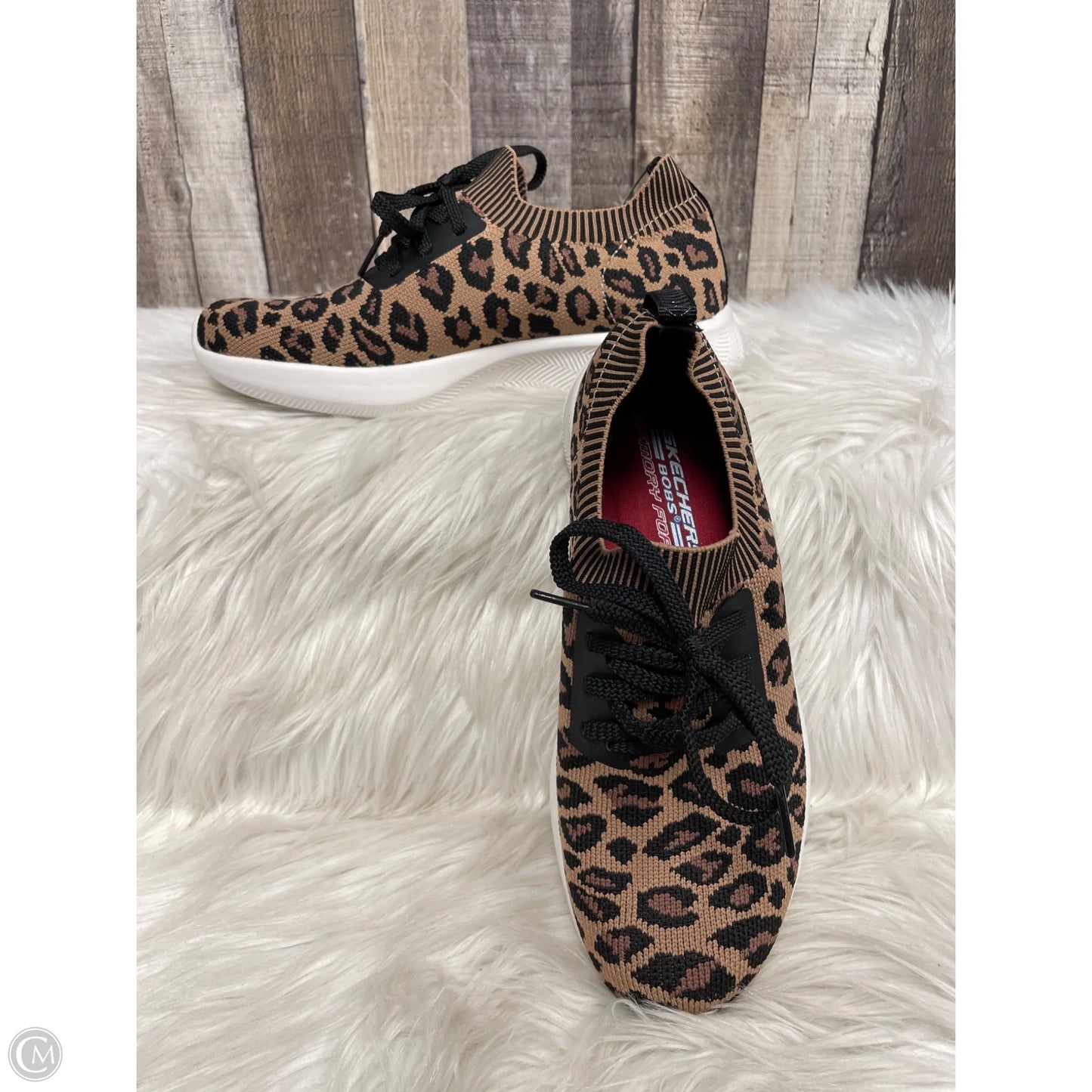 Shoes Sneakers By Skechers In Animal Print, Size: 7.5