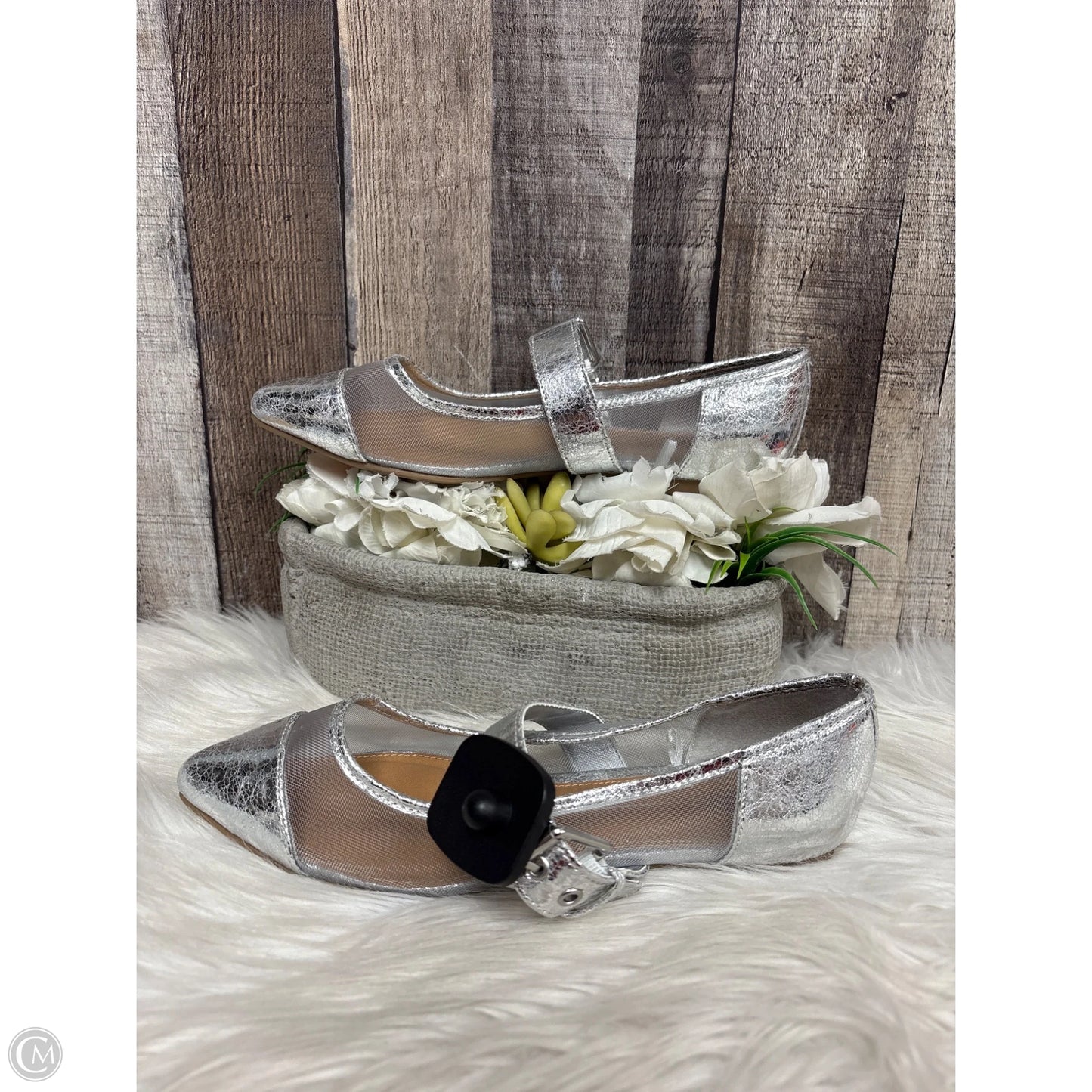 Shoes Flats By Report In Silver, Size: 7