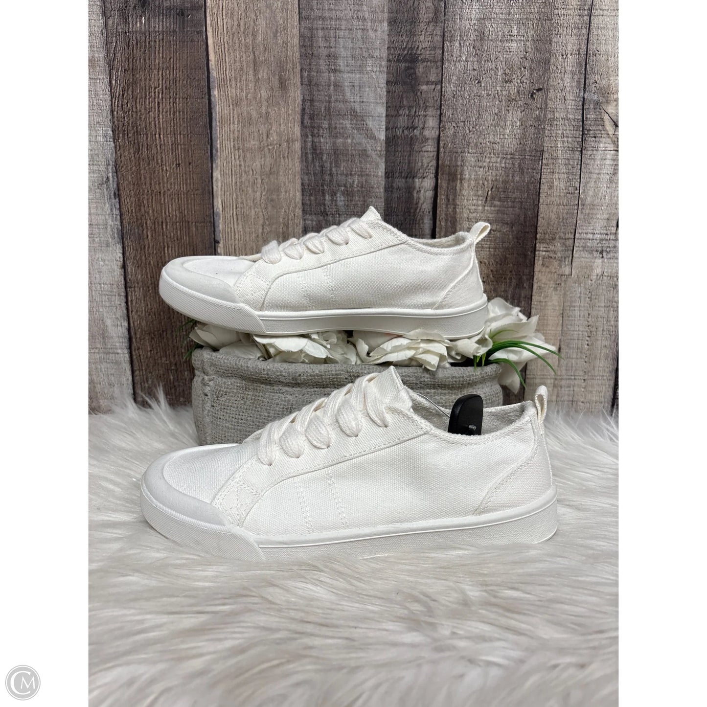 Shoes Athletic By Sonoma In White, Size: 7