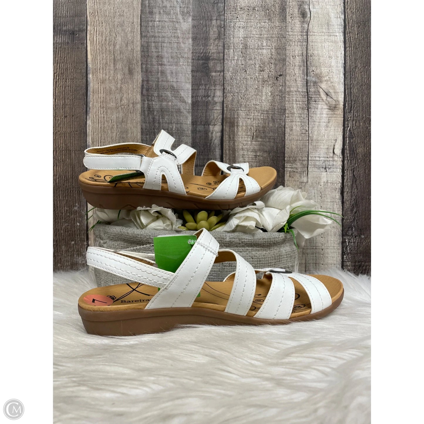 Sandals Flats By Bare Traps In White, Size: 7