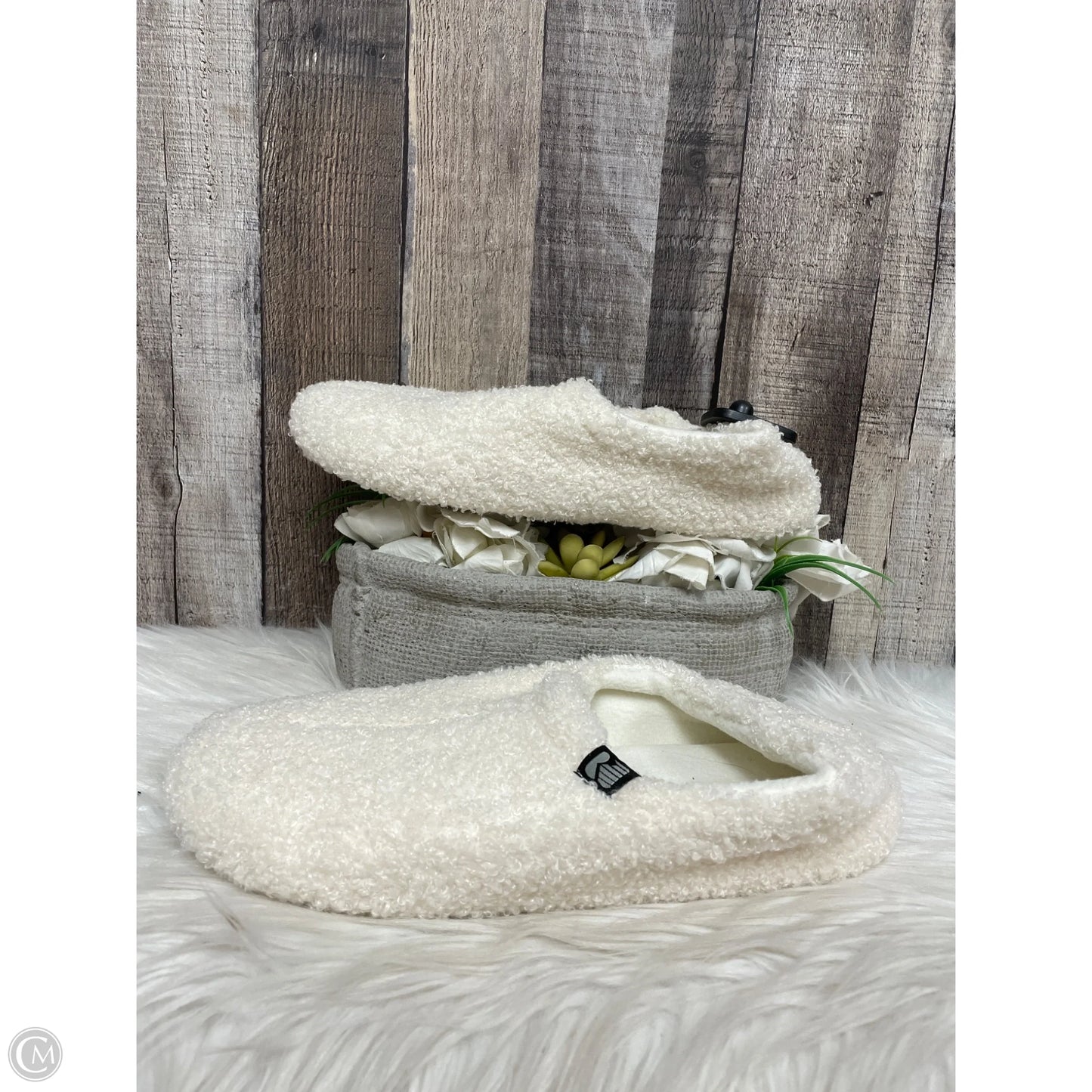 Slippers By Cme In Ivory, Size: 9