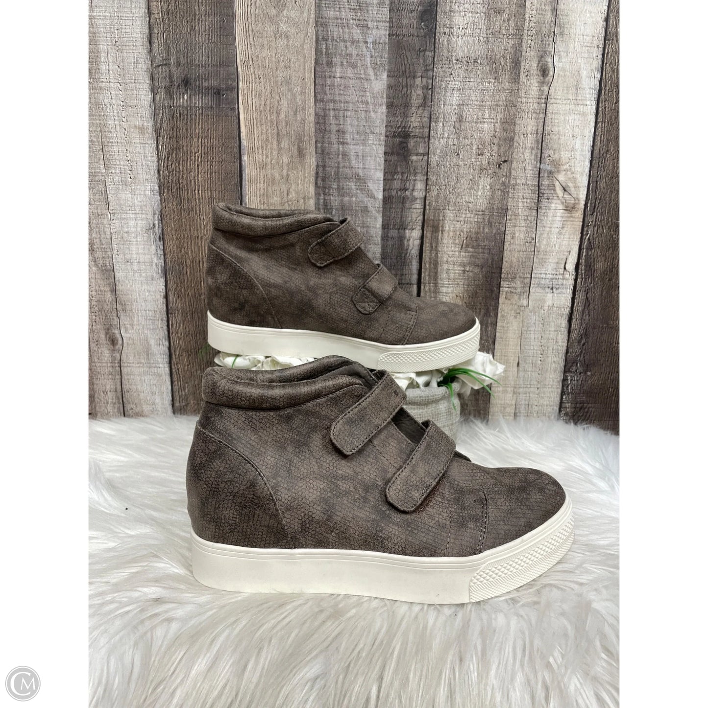 Boots Ankle Heels By Very G In Tan, Size: 10