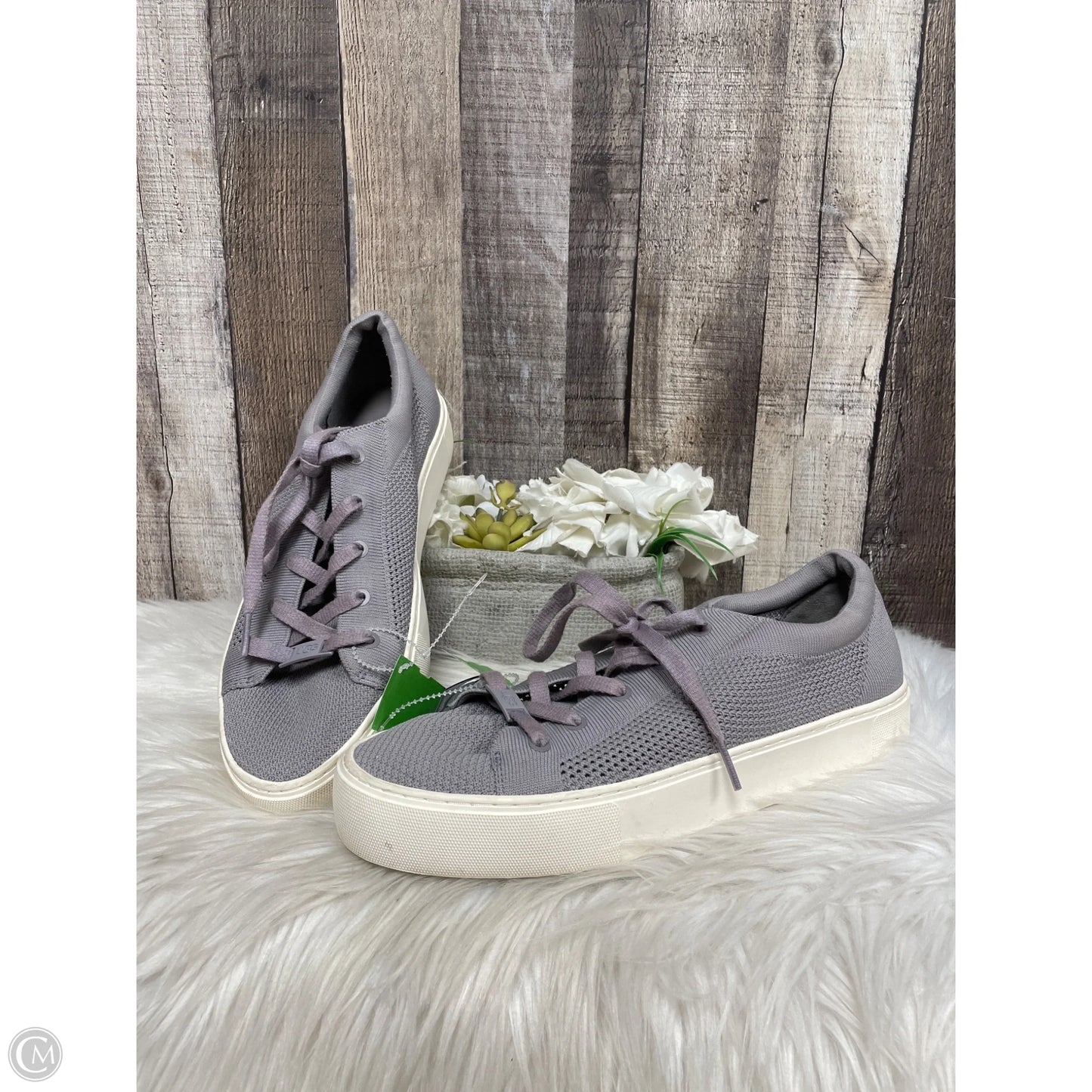 Shoes Designer By Ugg In Grey, Size: 10