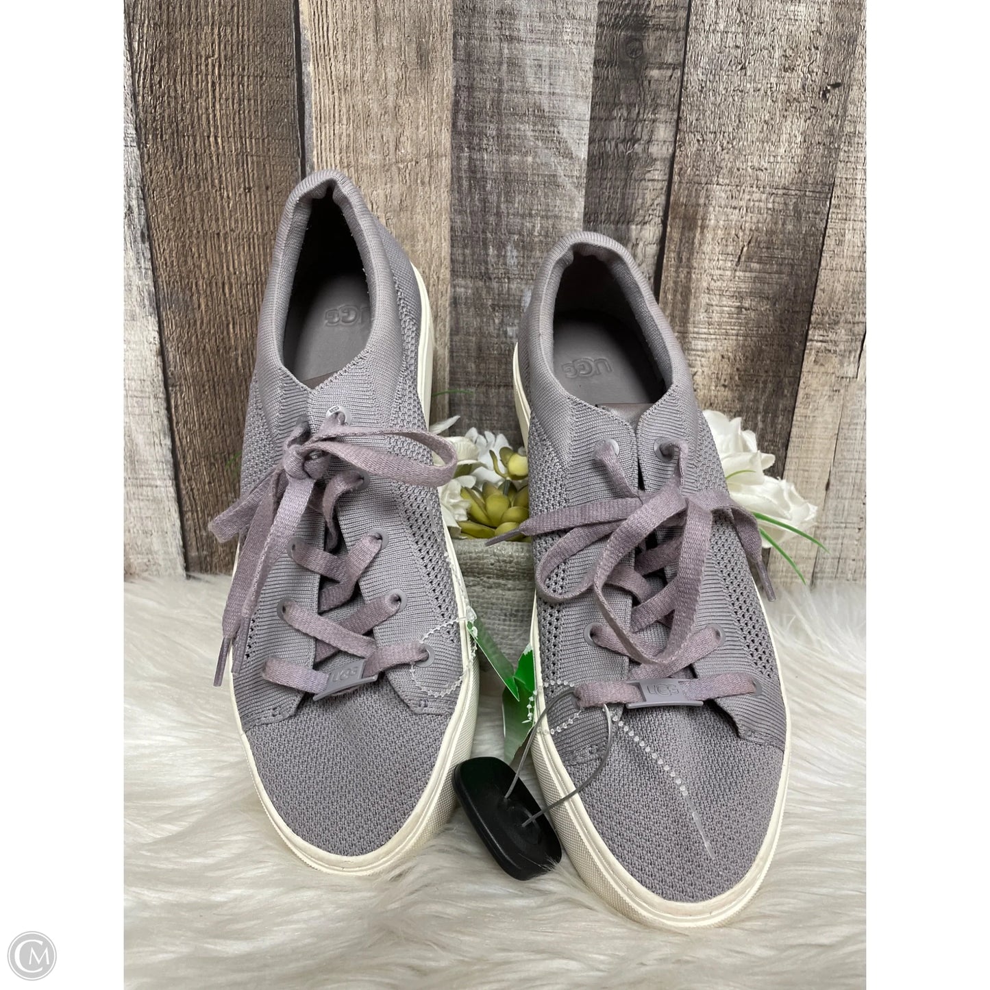 Shoes Designer By Ugg In Grey, Size: 10