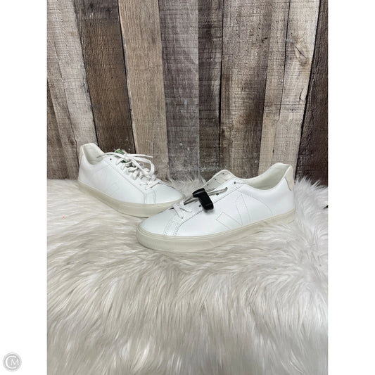 Shoes Sneakers By Veja In White, Size: 10
