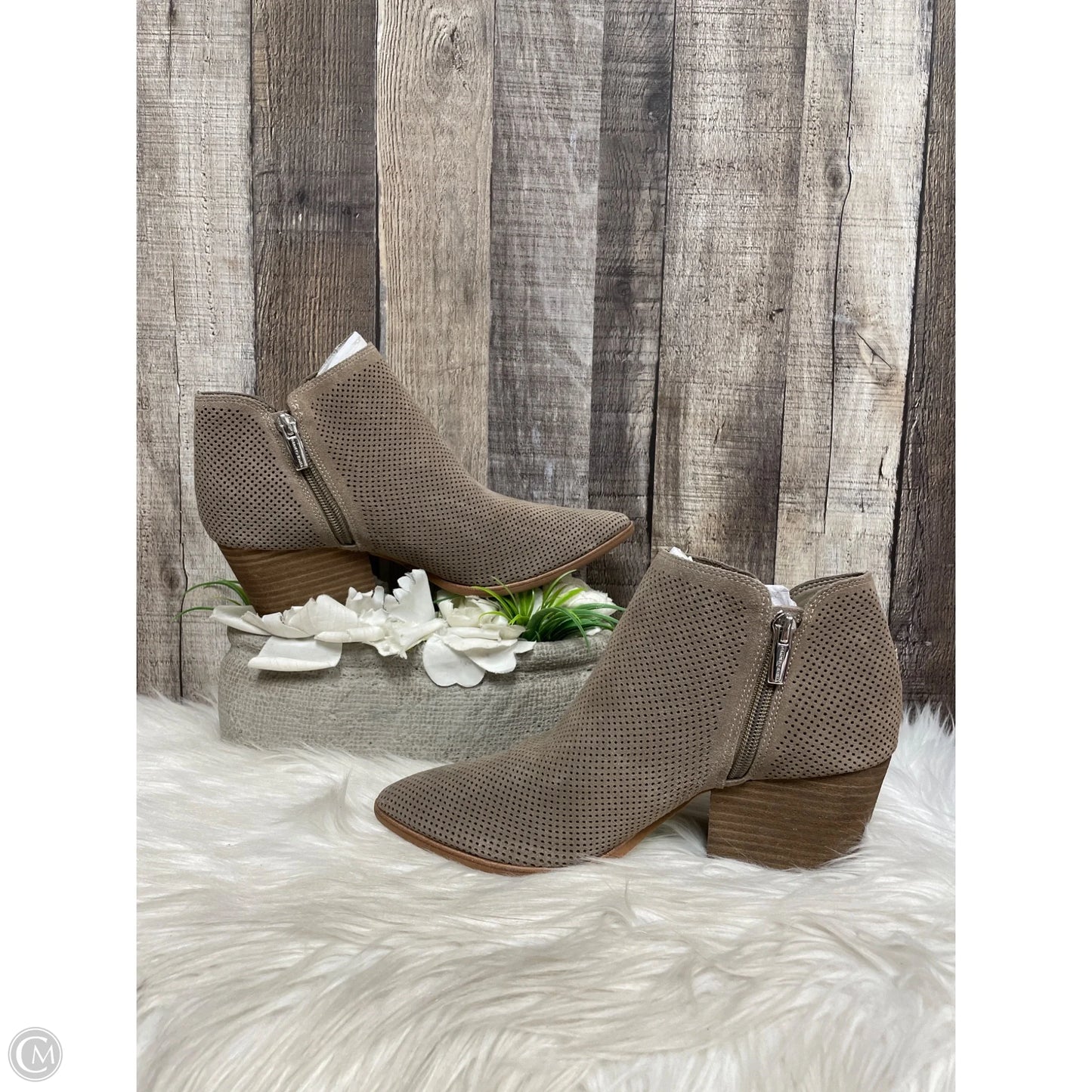Boots Ankle Flats By Vince Camuto In Brown, Size: 8.5