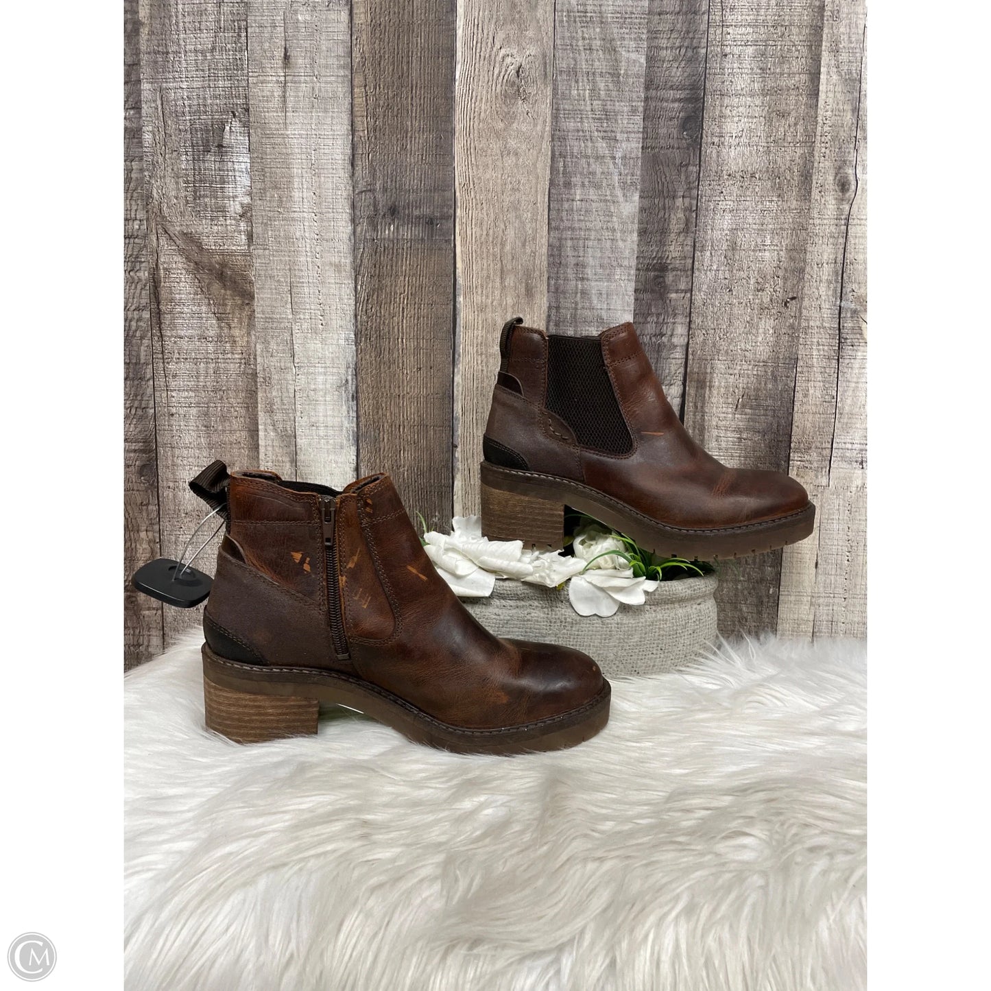 Boots Ankle Heels By Cmc In Brown, Size: 8