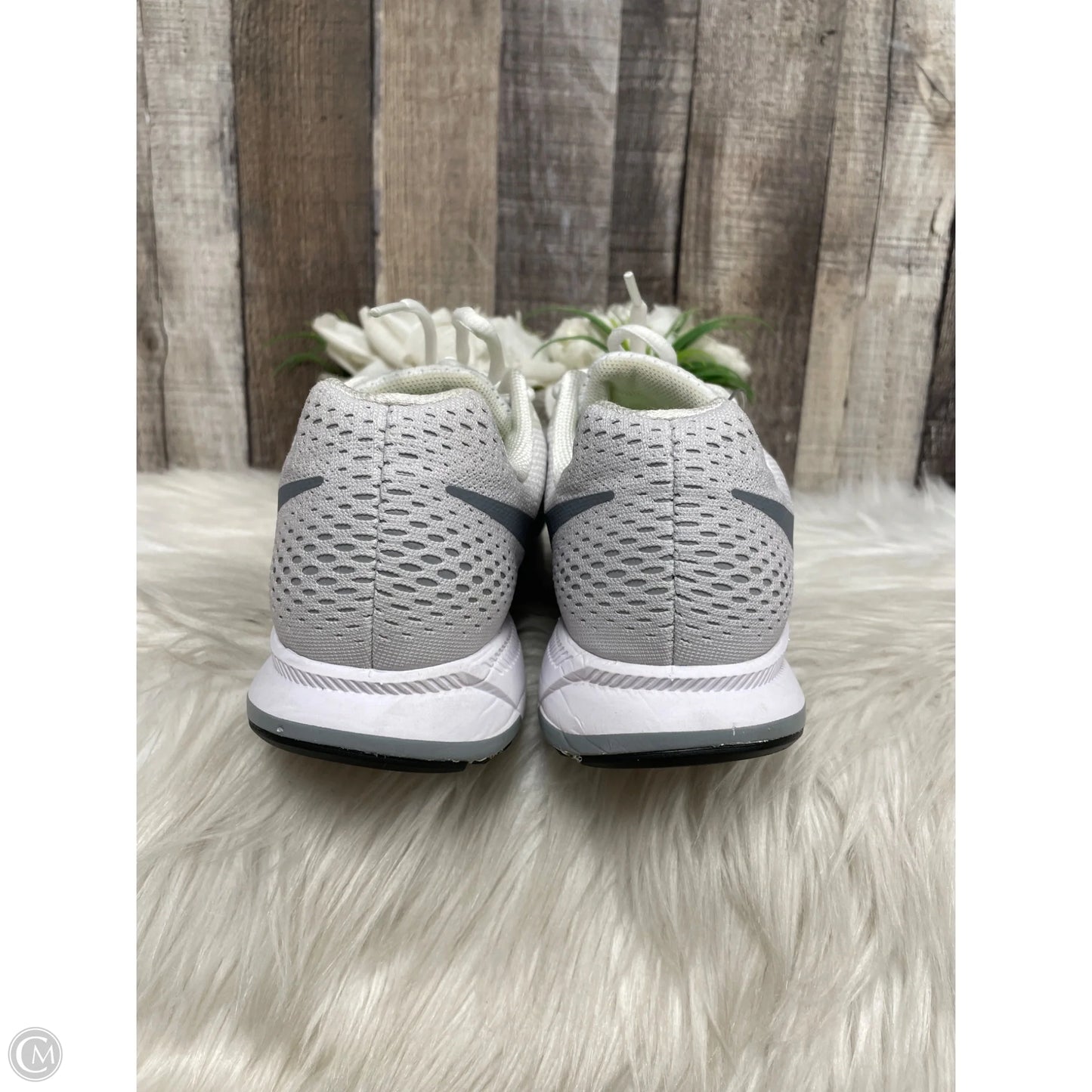 Shoes Athletic By Nike In White, Size: 8