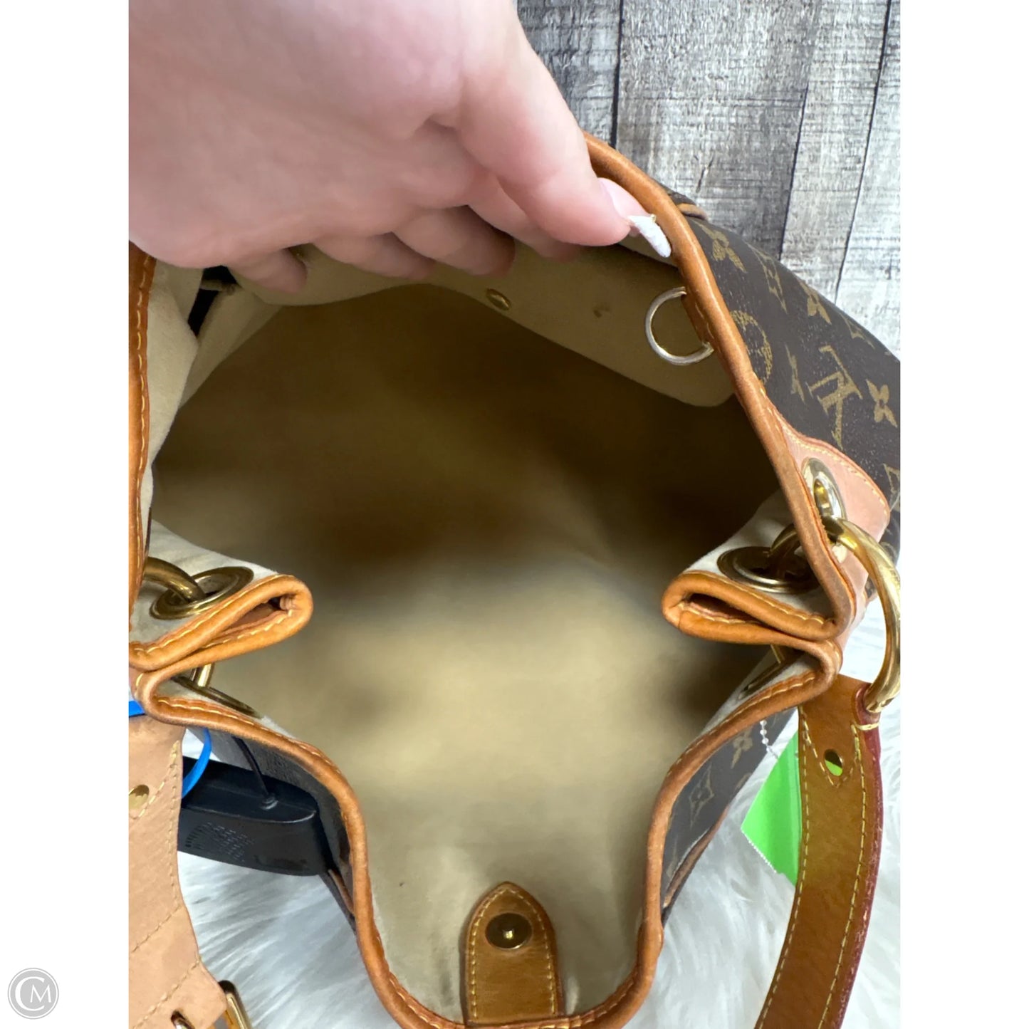 Handbag Luxury Designer By Louis Vuitton, Size: Large