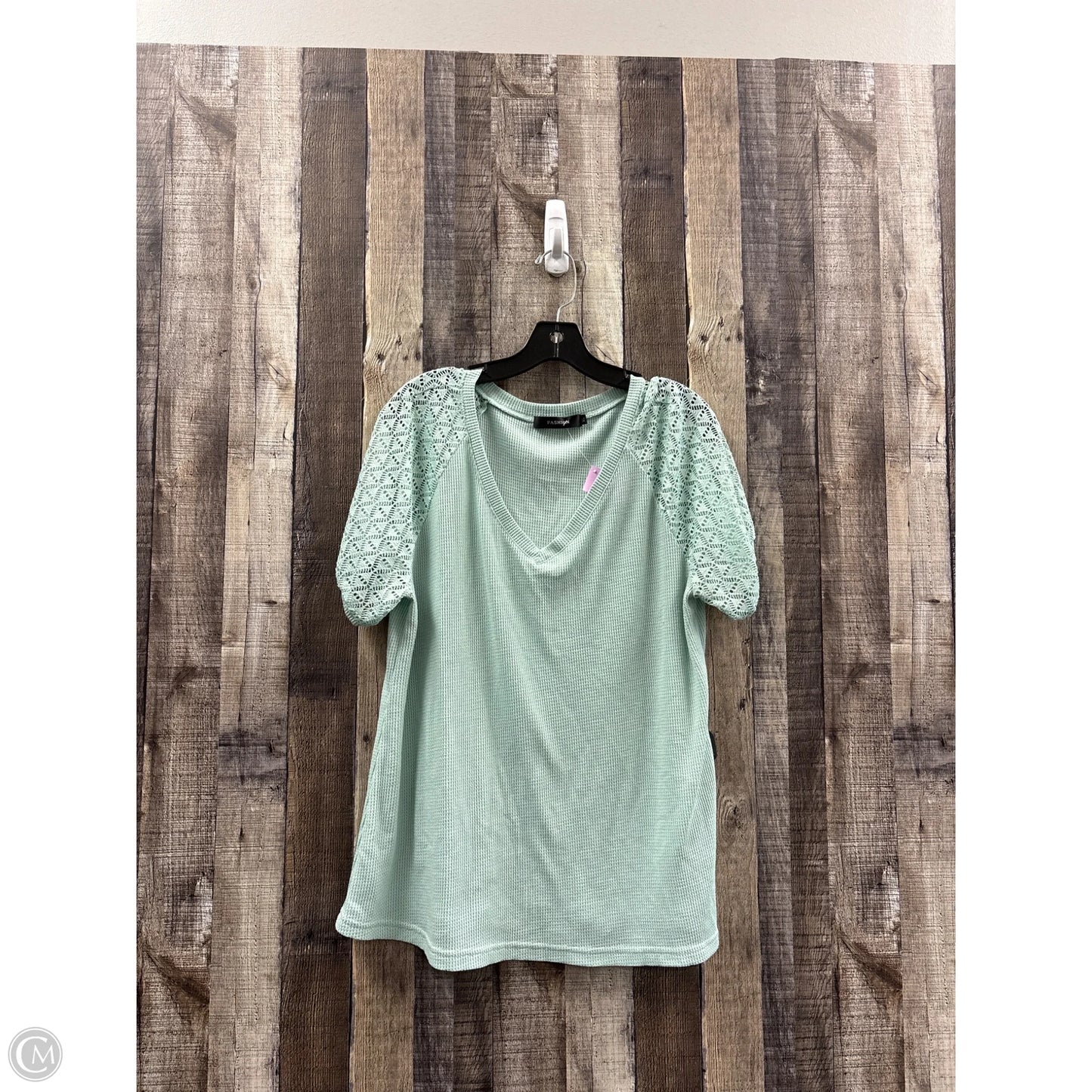 Top Short Sleeve By Cme In Green, Size: Xl