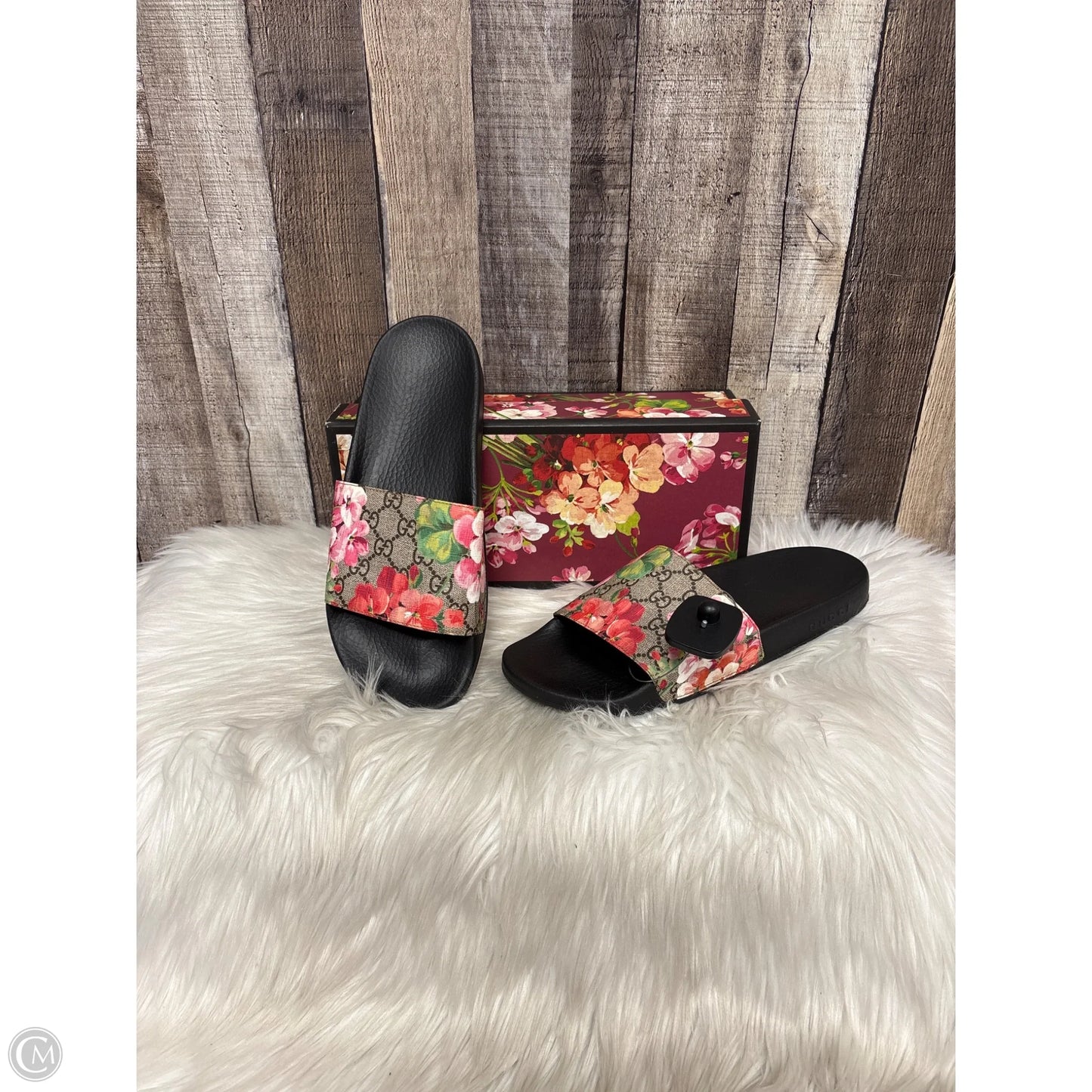 Sandals Luxury Designer By Gucci In Black, Size: 12