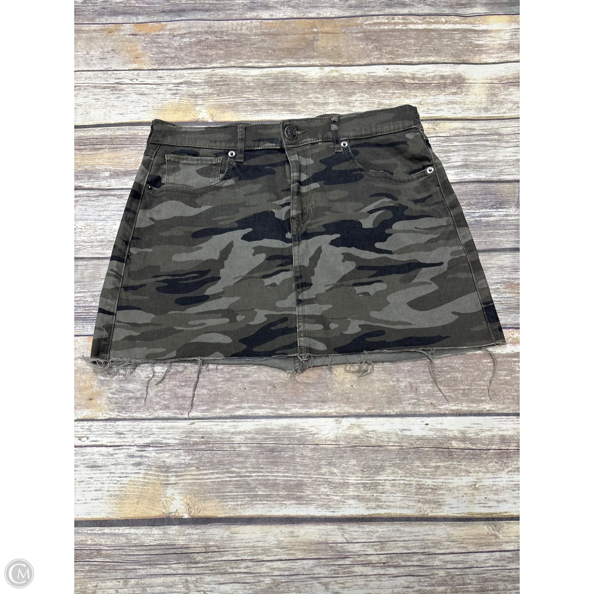 Shorts By Express In Camouflage Print, Size: 6