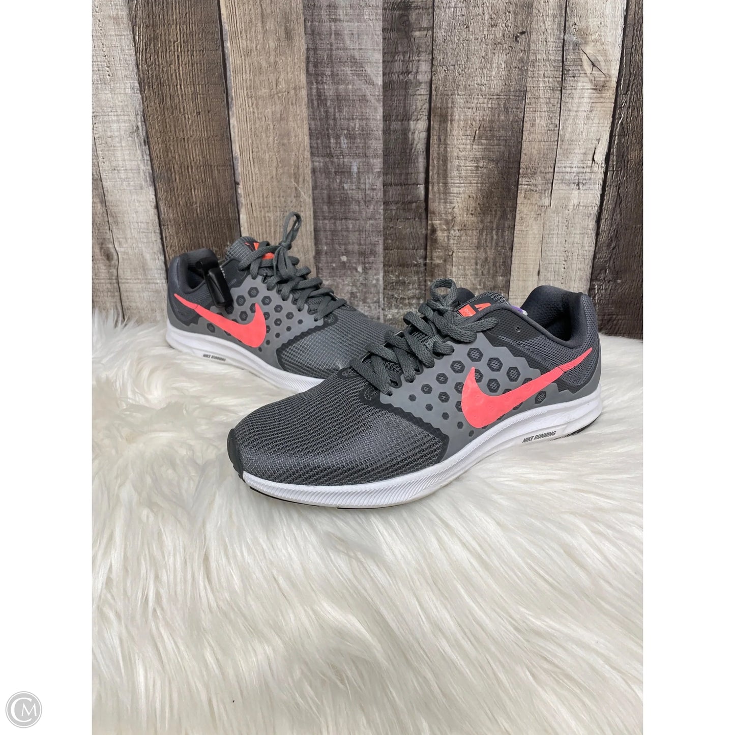 Shoes Athletic By Nike In Grey, Size: 9.5