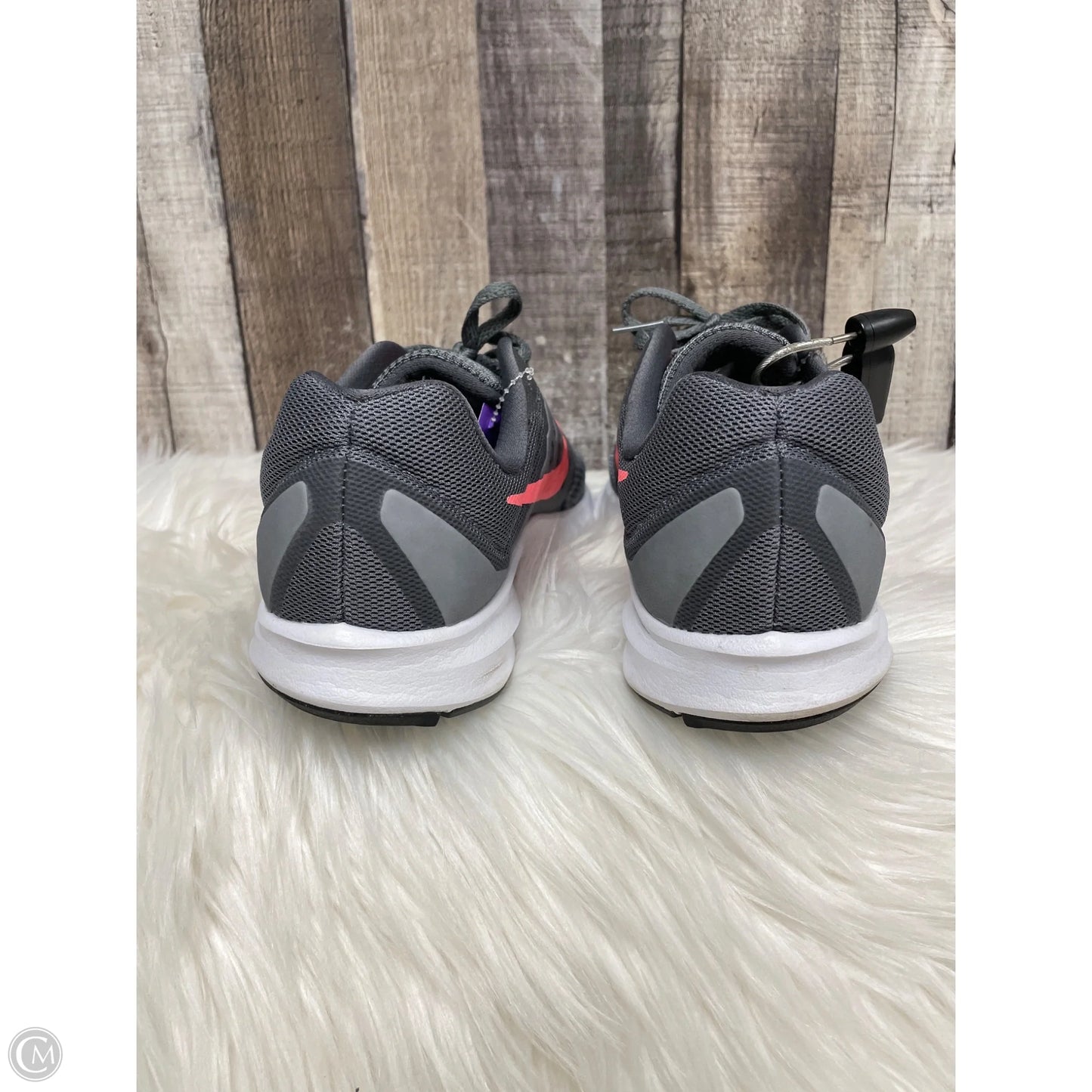 Shoes Athletic By Nike In Grey, Size: 9.5