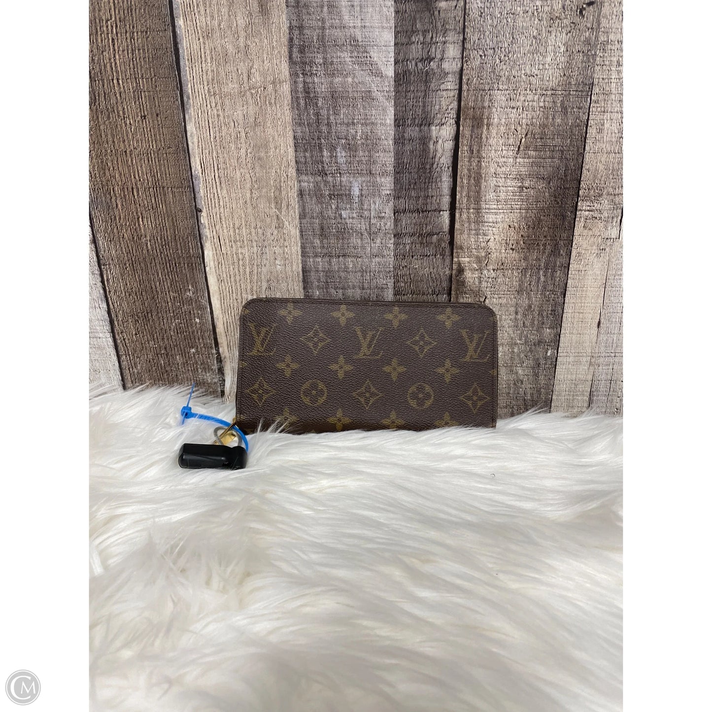 Wallet Luxury Designer By Louis Vuitton, Size: Medium