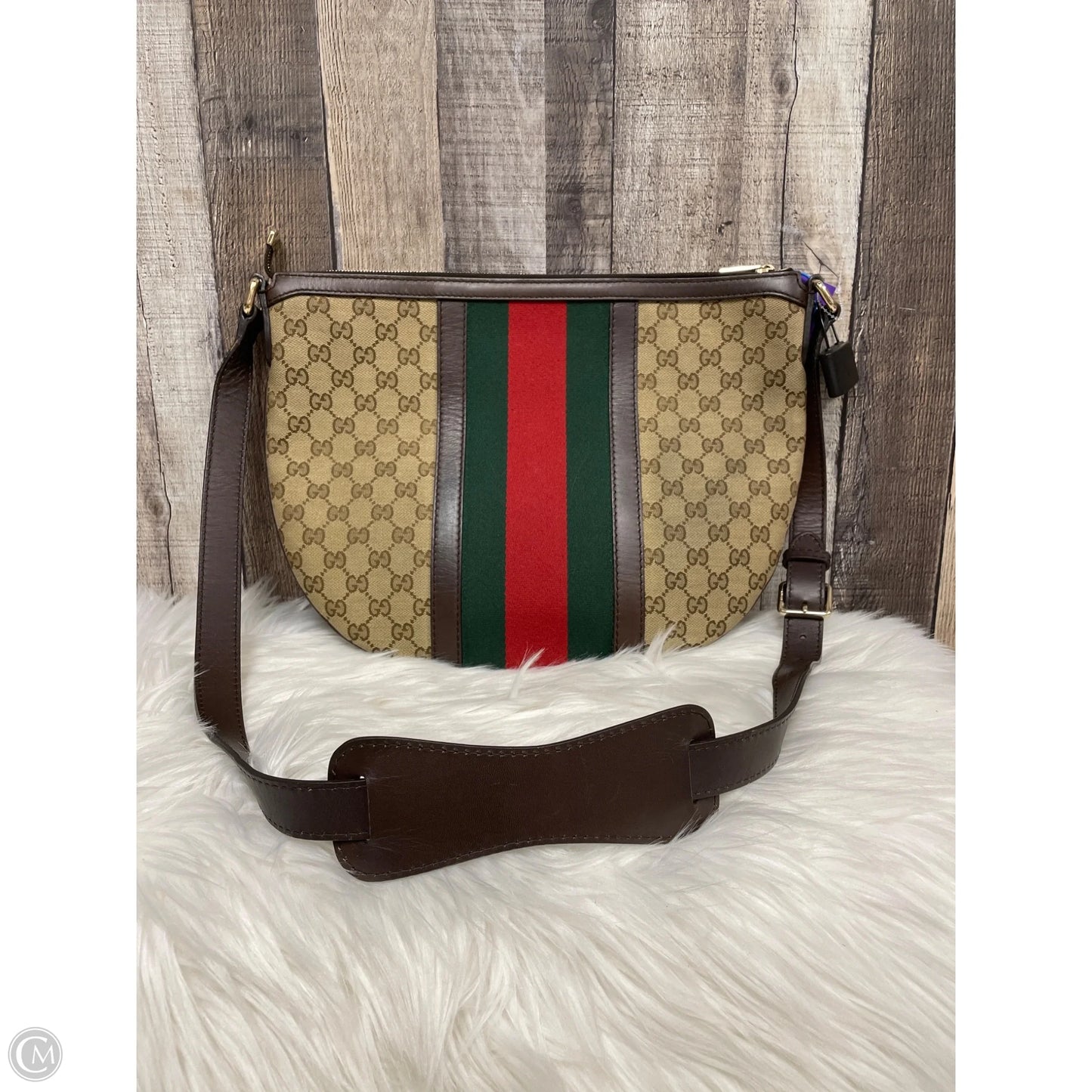 Crossbody Luxury Designer By Gucci, Size: Medium