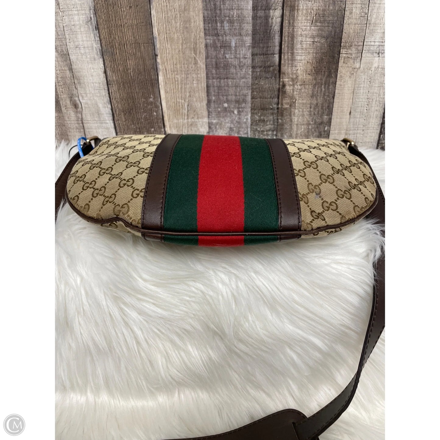 Crossbody Luxury Designer By Gucci, Size: Medium