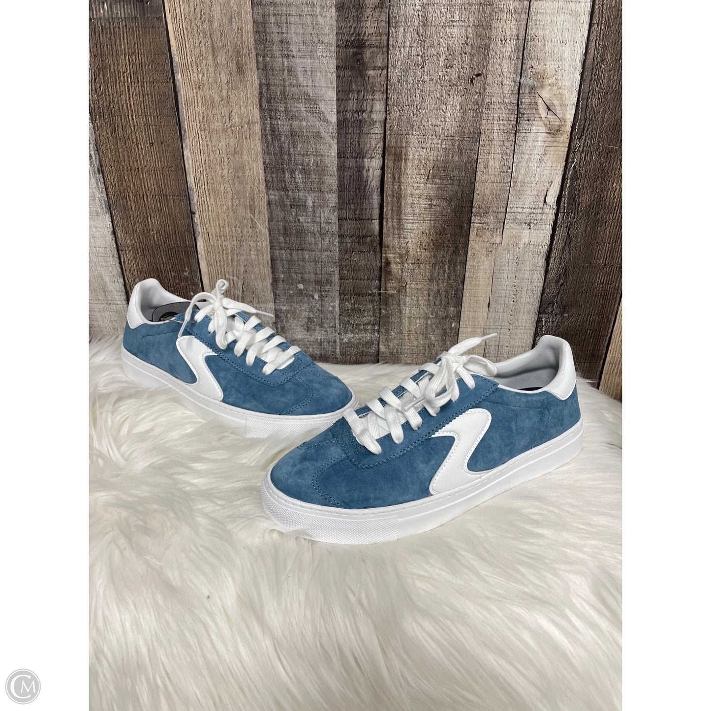 Shoes Sneakers By Skechers In Blue & White, Size: 9