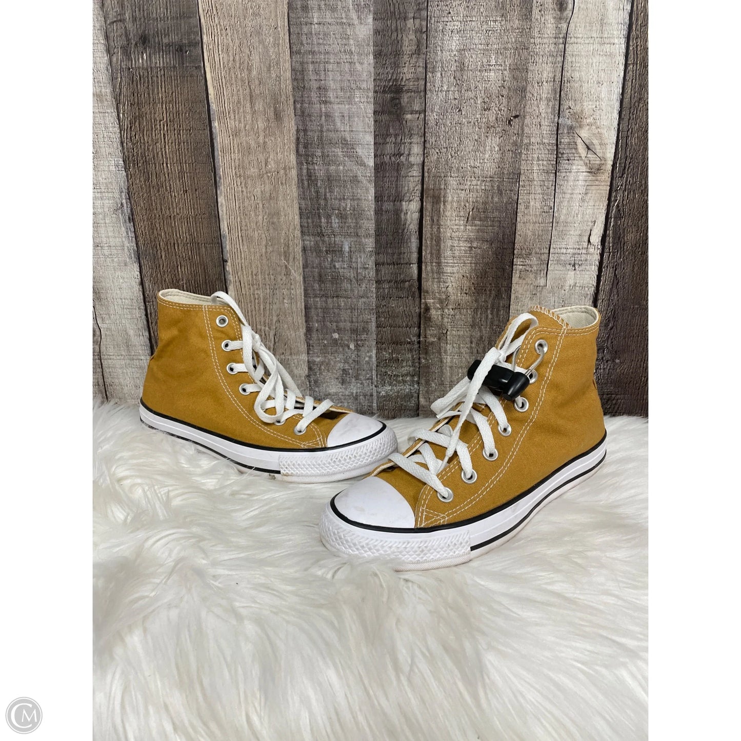 Shoes Sneakers By Converse In Gold, Size: 8