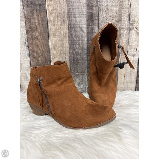 Boots Ankle Flats By Torrid In Brown, Size: 10