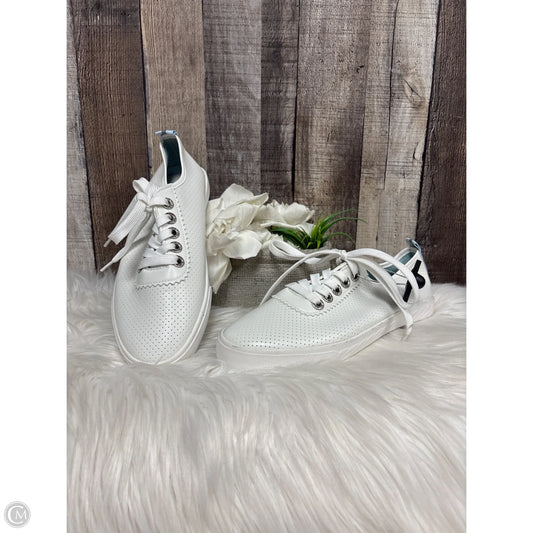 Shoes Sneakers By Tommy Bahama In White, Size: 8.5