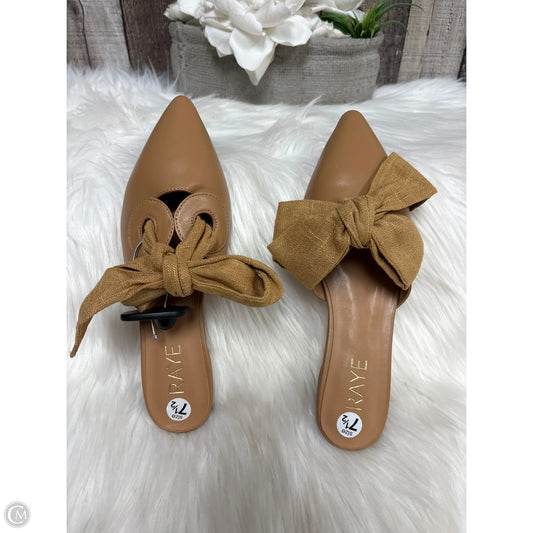 Shoes Flats By Cmb In Tan, Size: 7.5