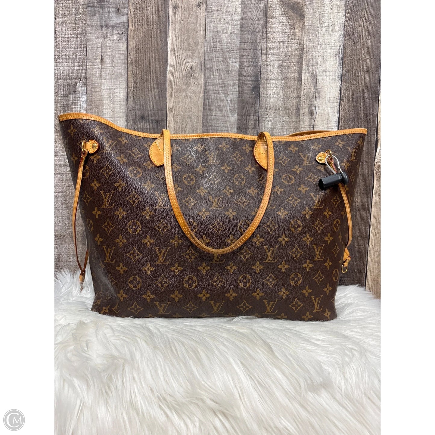 Handbag Luxury Designer By Louis Vuitton, Size: Large
