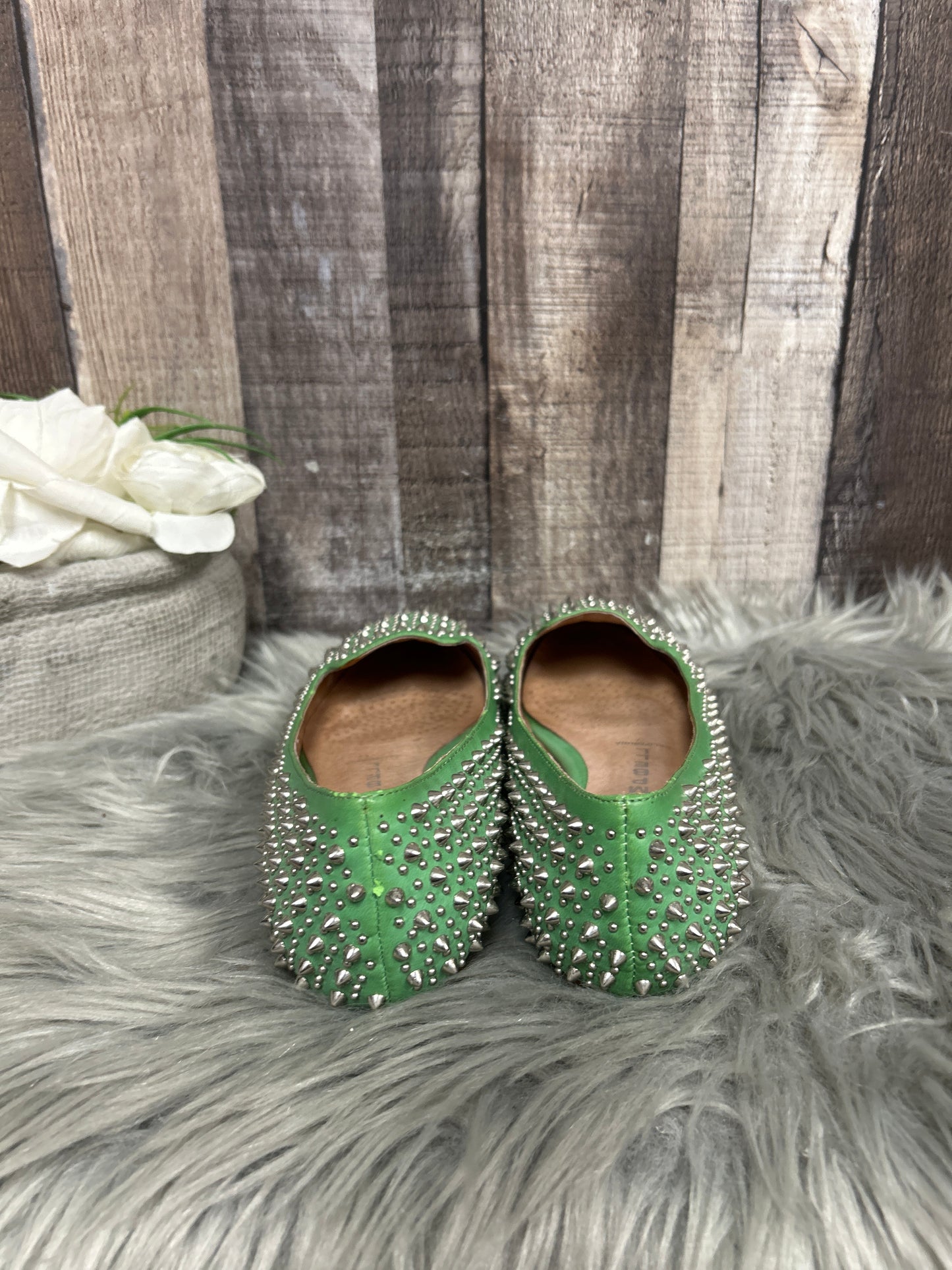 Green Shoes Flats Jeffery Campbell, Size 6