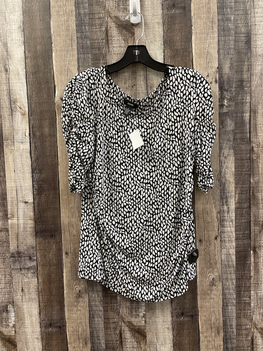 Top Short Sleeve By Alfani In Black & White, Size: M