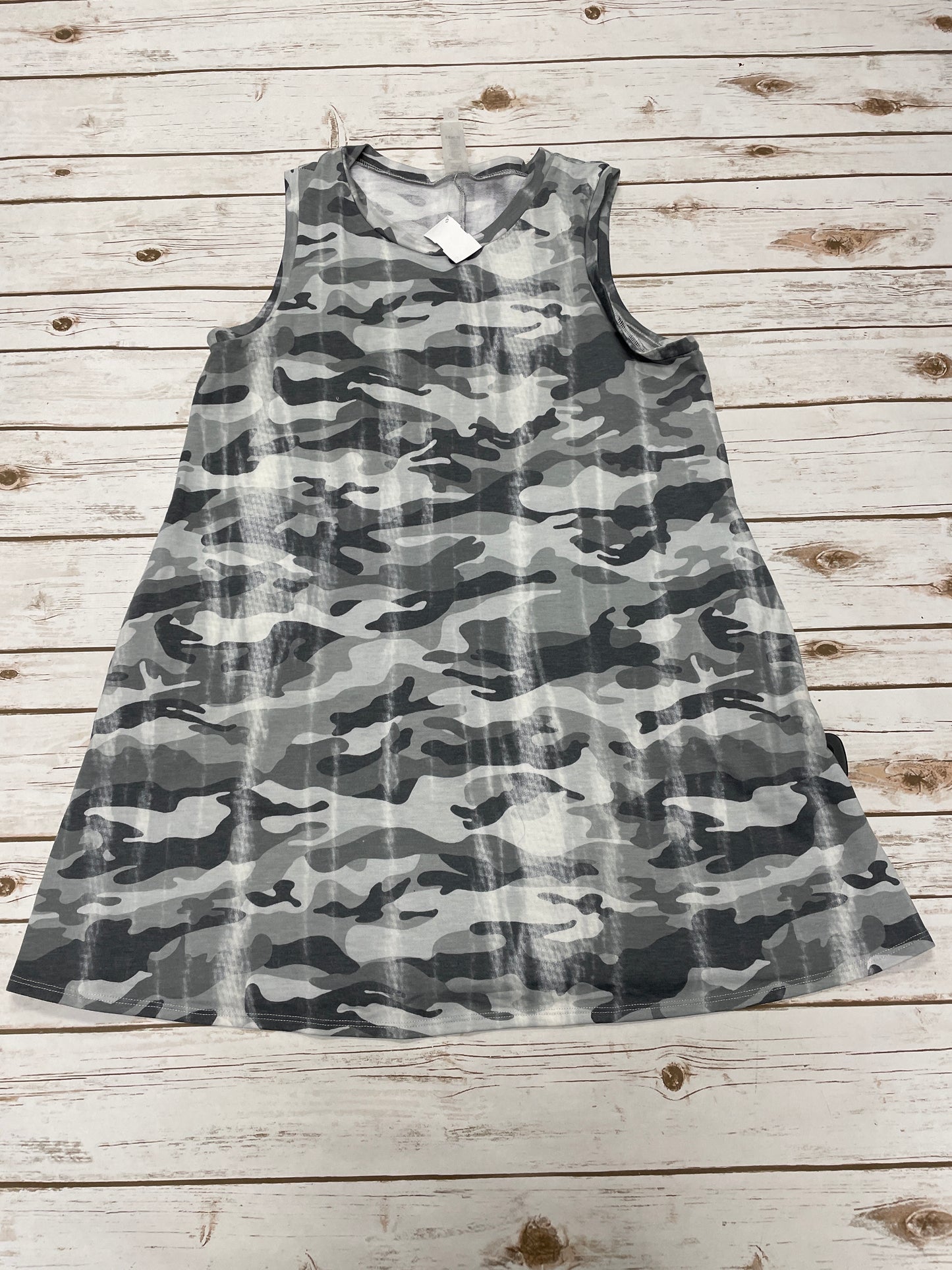 Dress Casual Short By Honeyme In Camouflage Print, Size: L