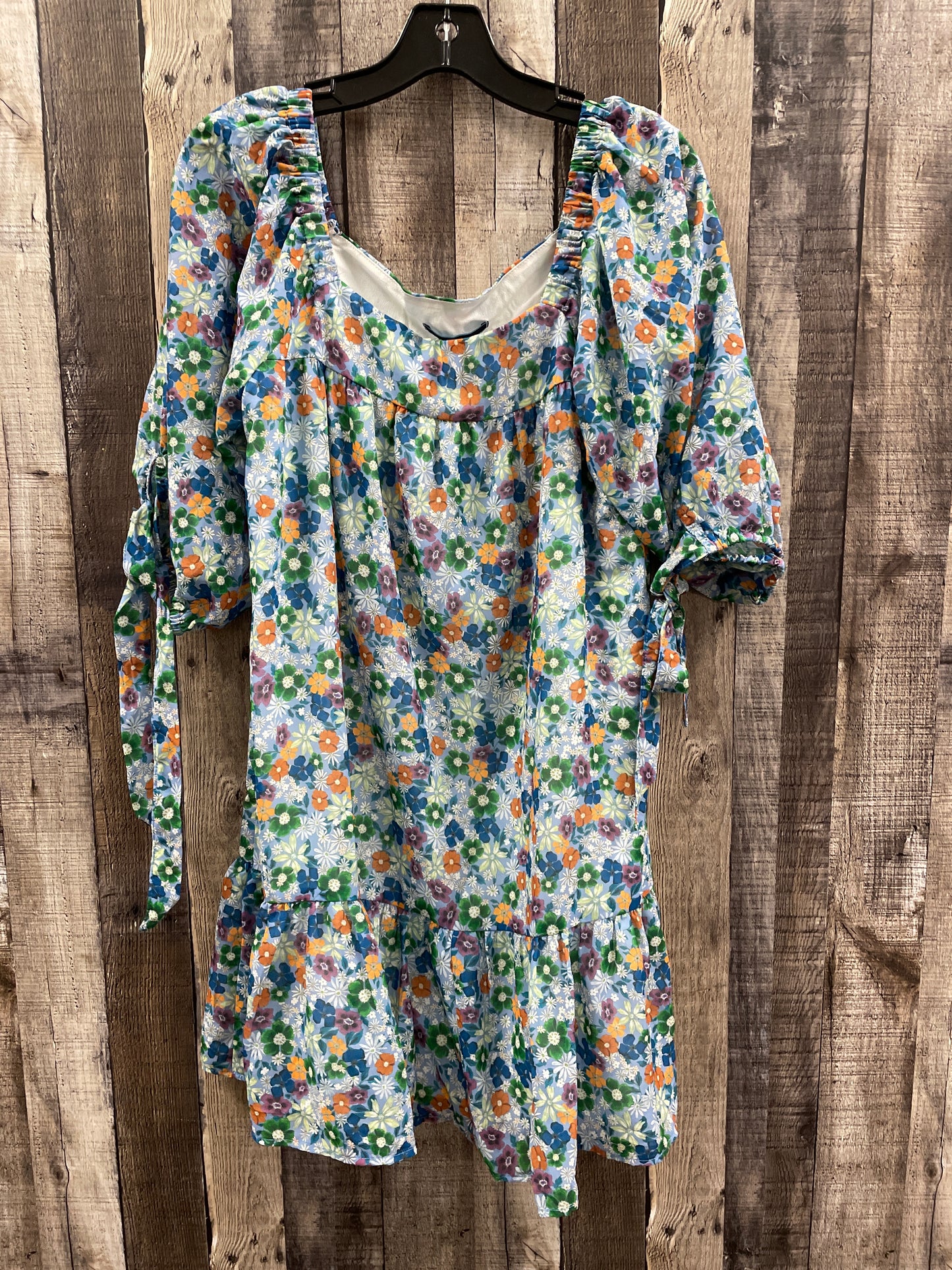 Dress Casual Short By Shore In Floral Print, Size: M