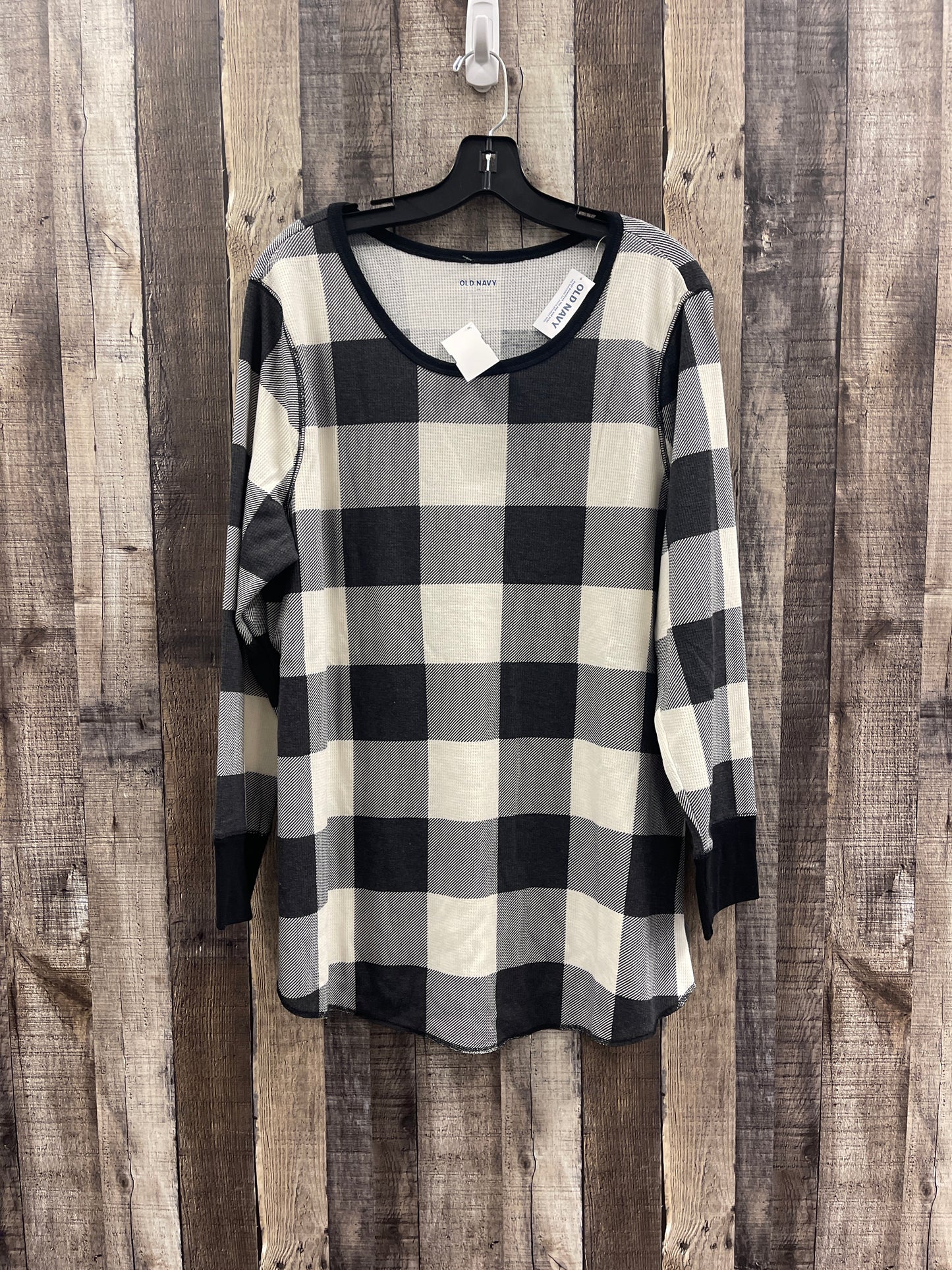 Top Long Sleeve By Old Navy In Black & White, Size: 2x