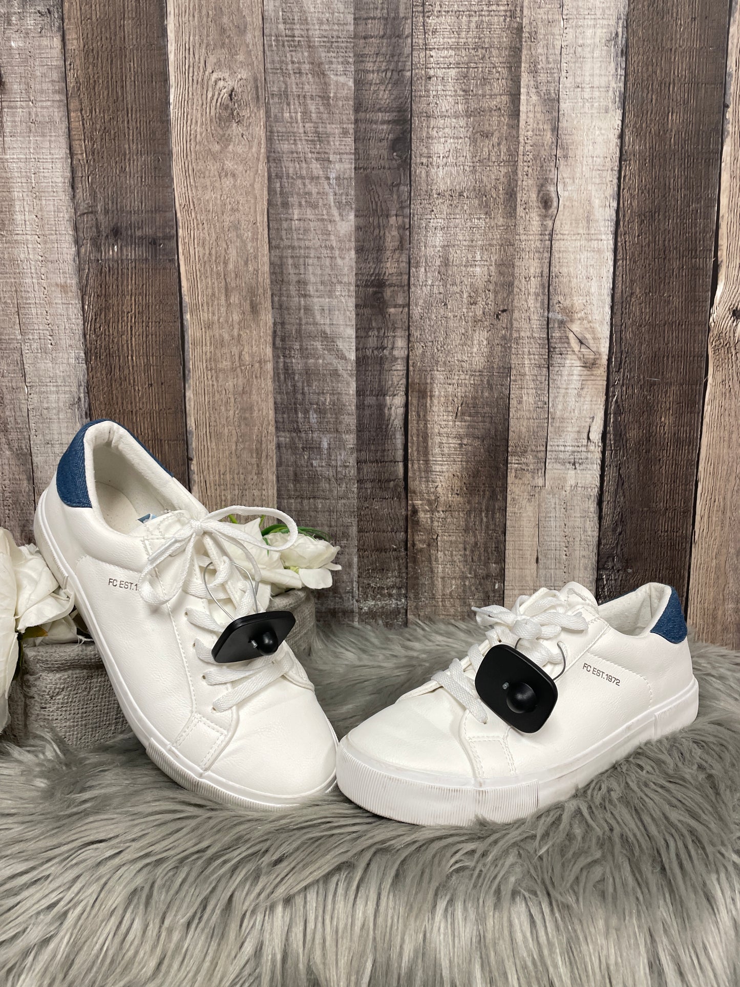 Shoes Sneakers By French Connection In White, Size: 11