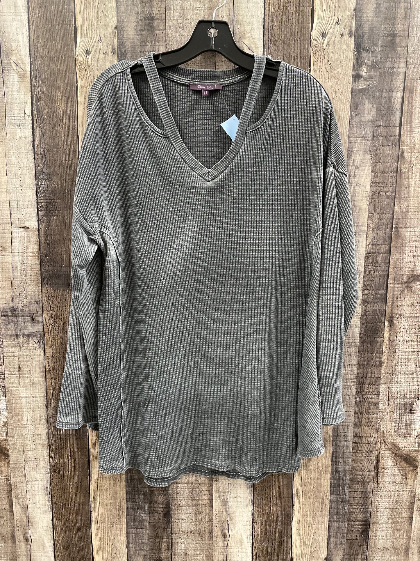 Top Long Sleeve By Olivia Sky In Grey, Size: L