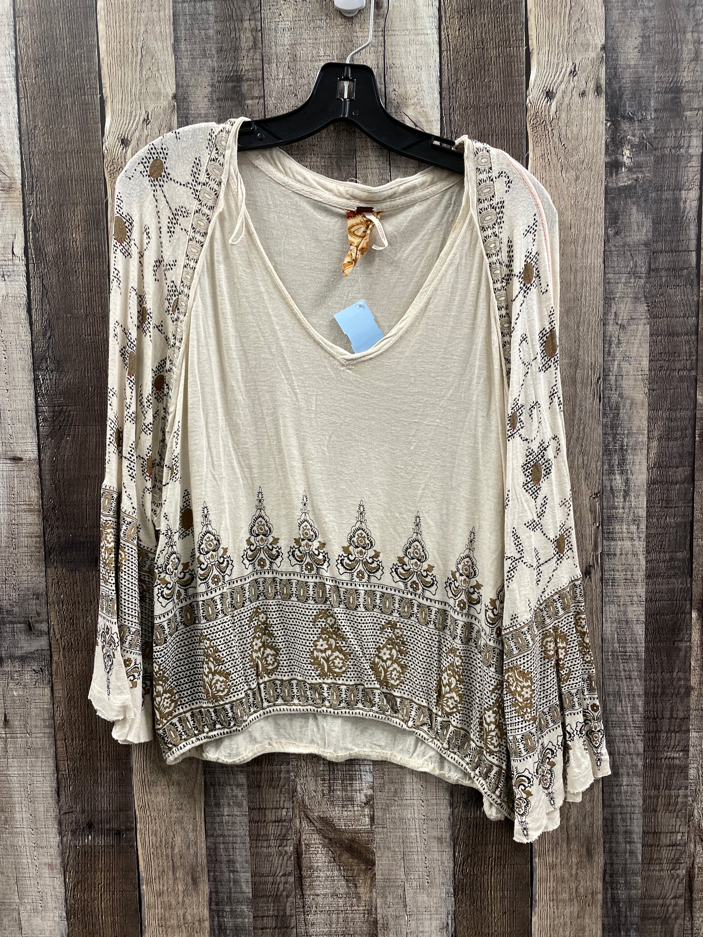 Top Long Sleeve By Free People In Cream, Size: M