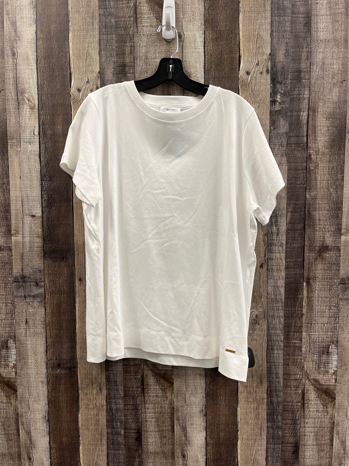 Top Short Sleeve By Calvin Klein In White, Size: 1x