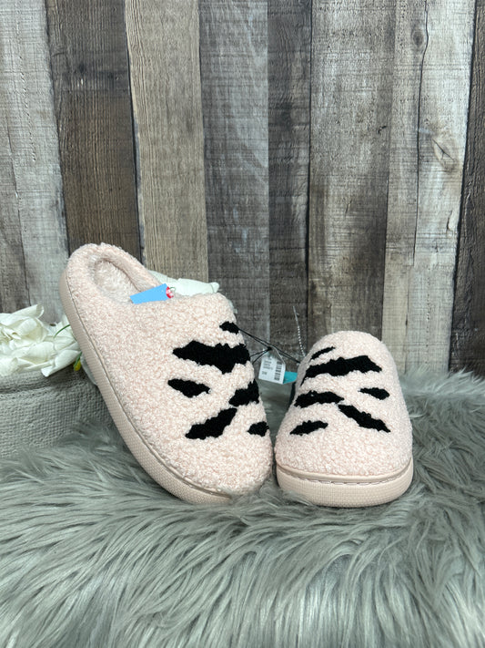 Slippers By Maurices In Pink