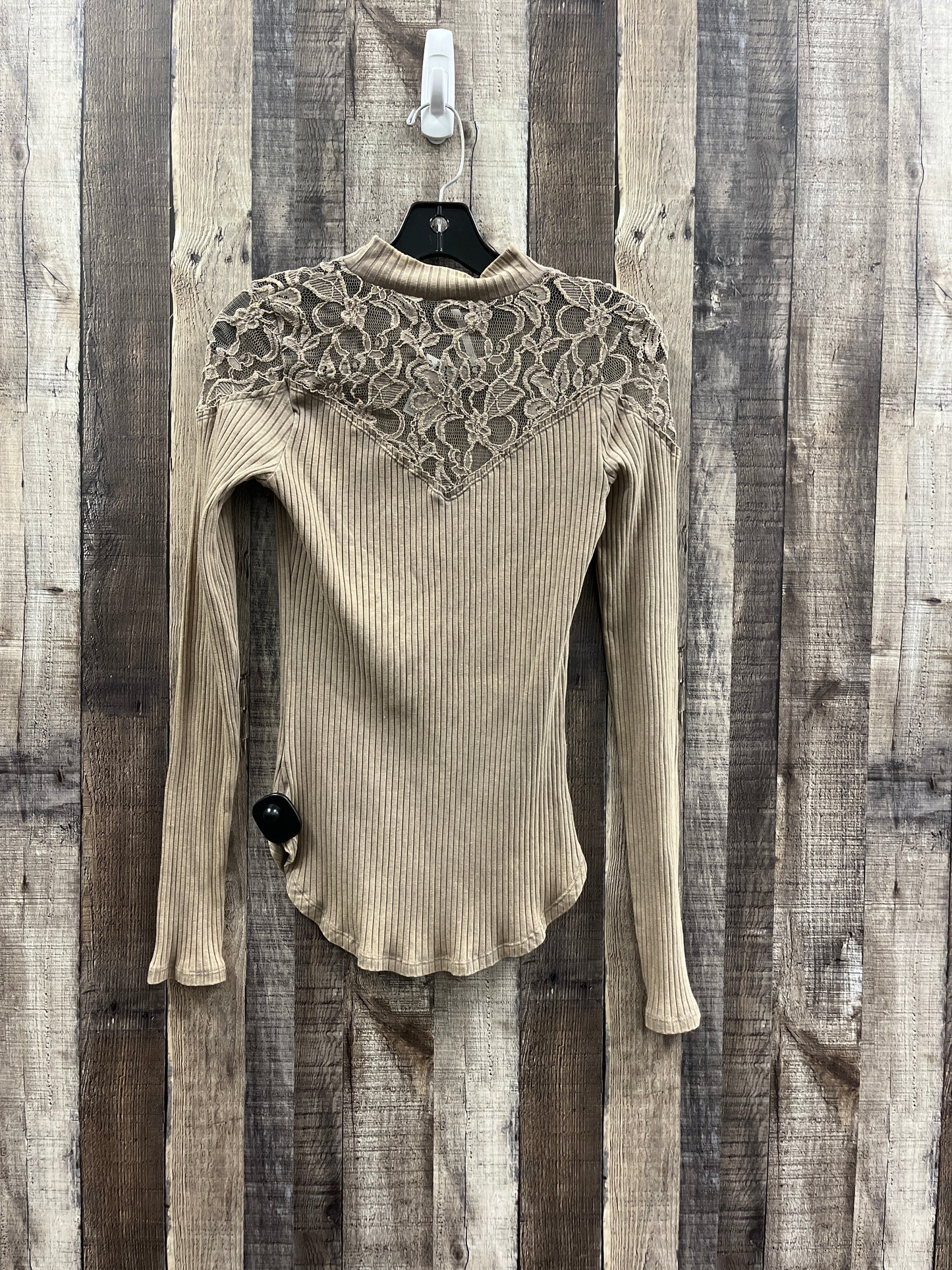 Top Long Sleeve By Free People In Tan, Size: S