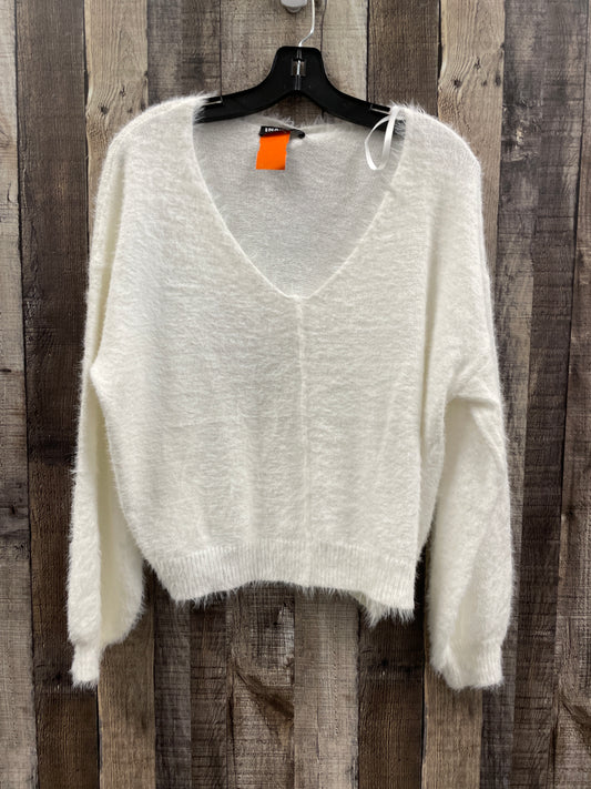 Sweater By Cme In Ivory, Size: M