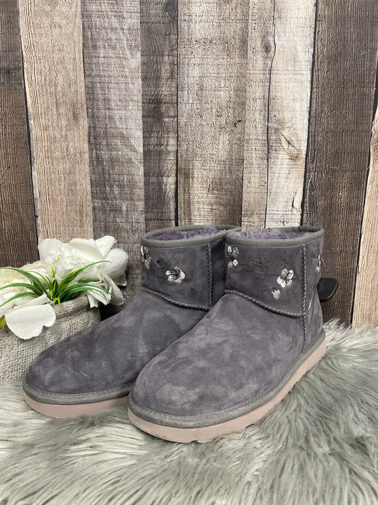 Boots Designer By Ugg In Grey, Size: 8