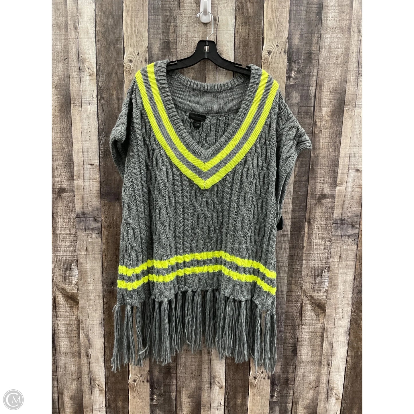 Sweater By Steve Madden In Grey, Size: Osfm