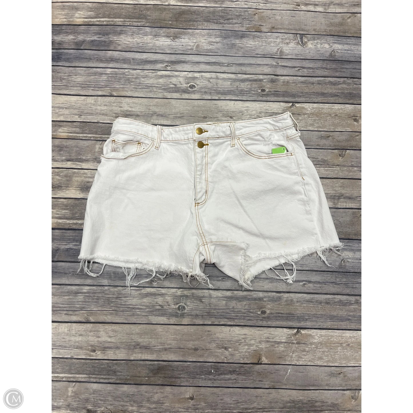 Shorts By Universal Thread In White Denim, Size: 16