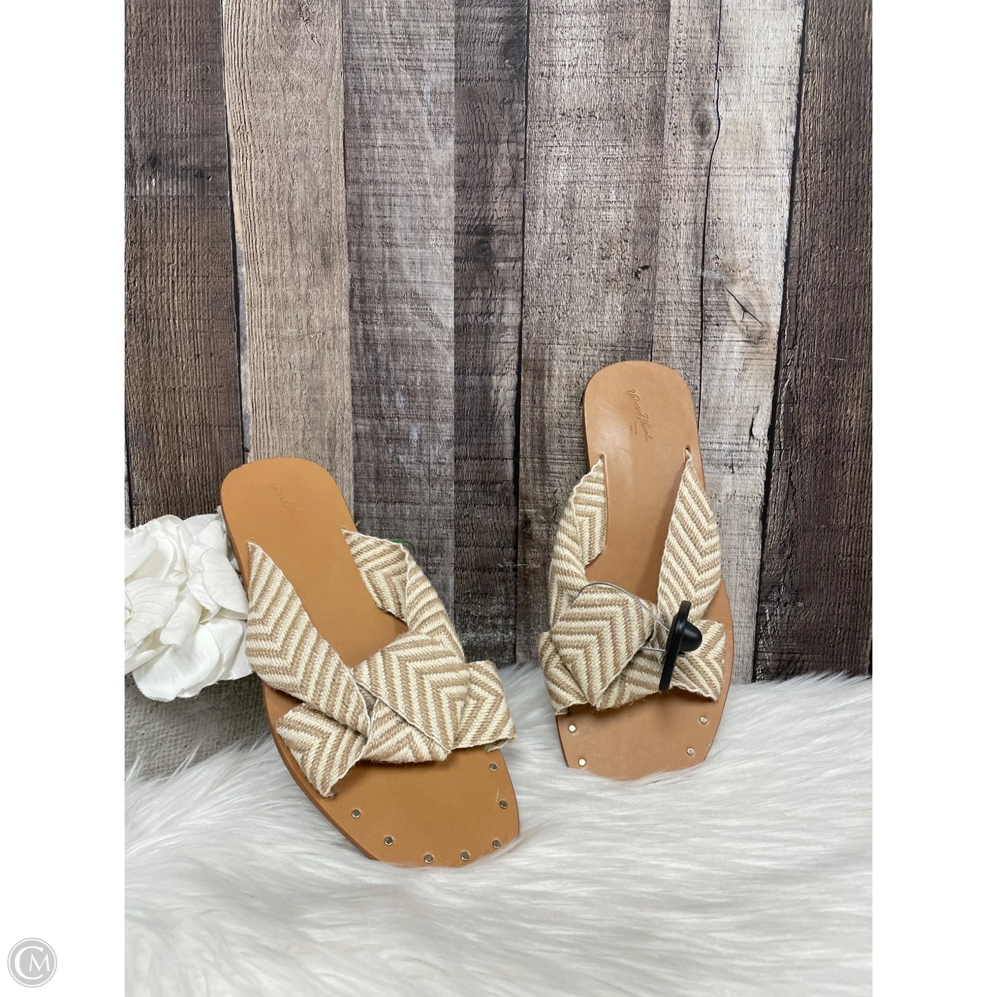 Sandals Flats By Universal Thread In Tan, Size: 10